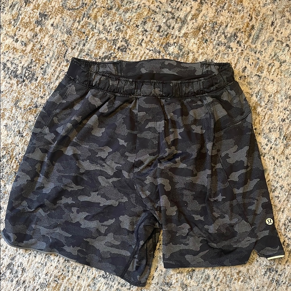 lululemon athletica Men's Black Camo Shorts